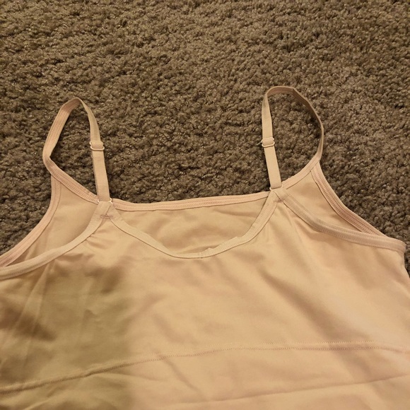 Form fitting cami - Picture 6 of 8
